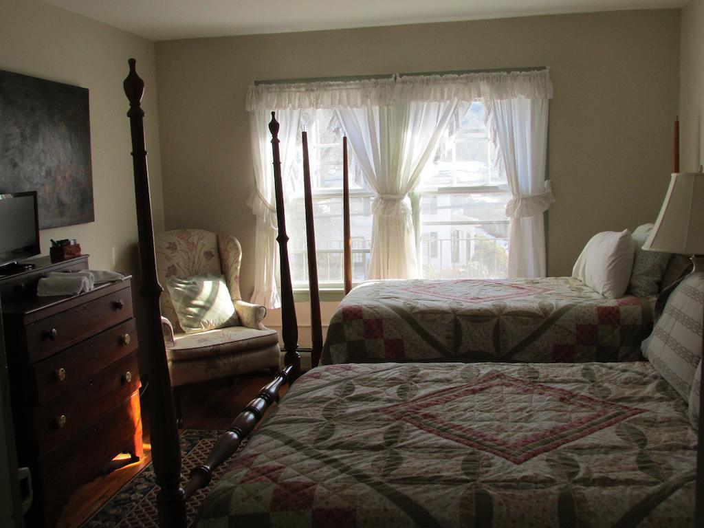 Curtis House Hotel Woodbury Room photo