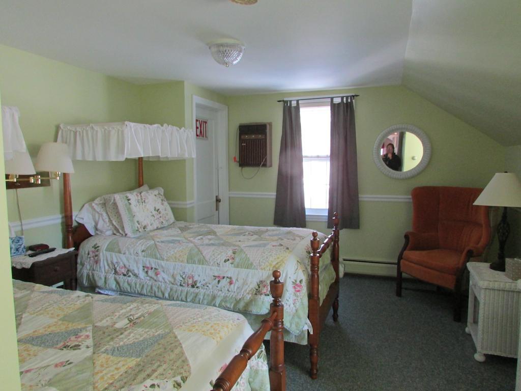 Curtis House Hotel Woodbury Room photo